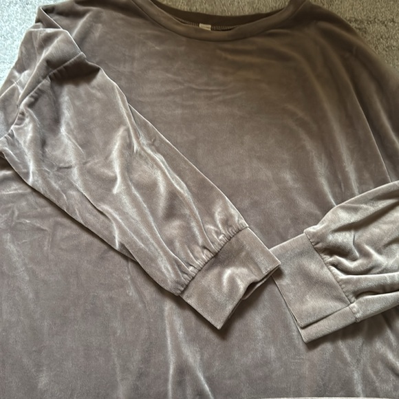 Velour lounge set - Picture 2 of 8